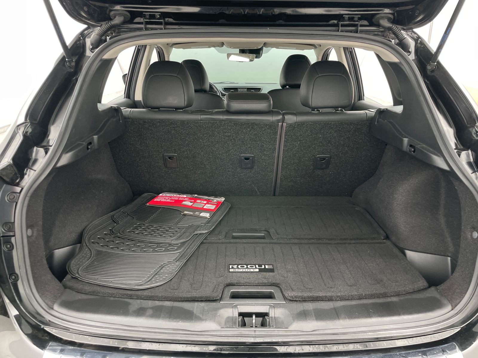 Thumbnail: 2017 Nissan Rogue Sport - 6