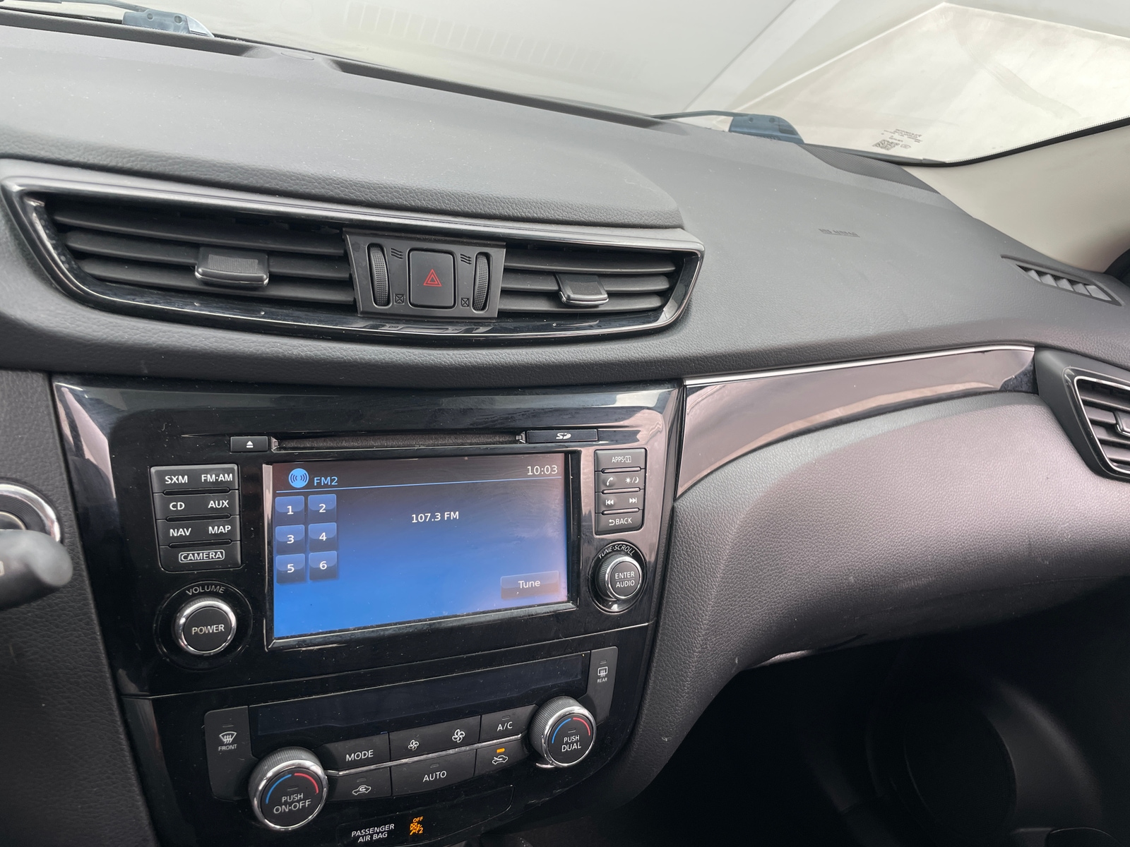 Thumbnail: 2017 Nissan Rogue Sport - 3