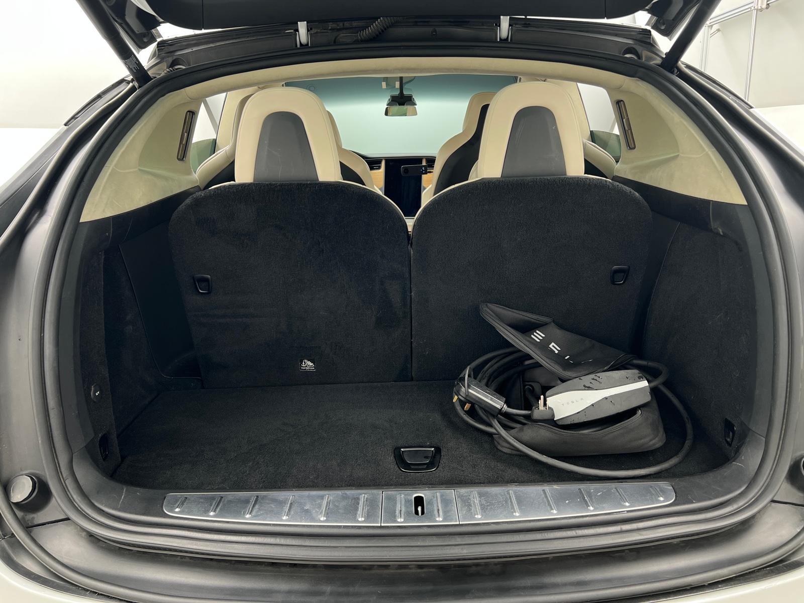 Thumbnail: 2018 Tesla Model X - 6