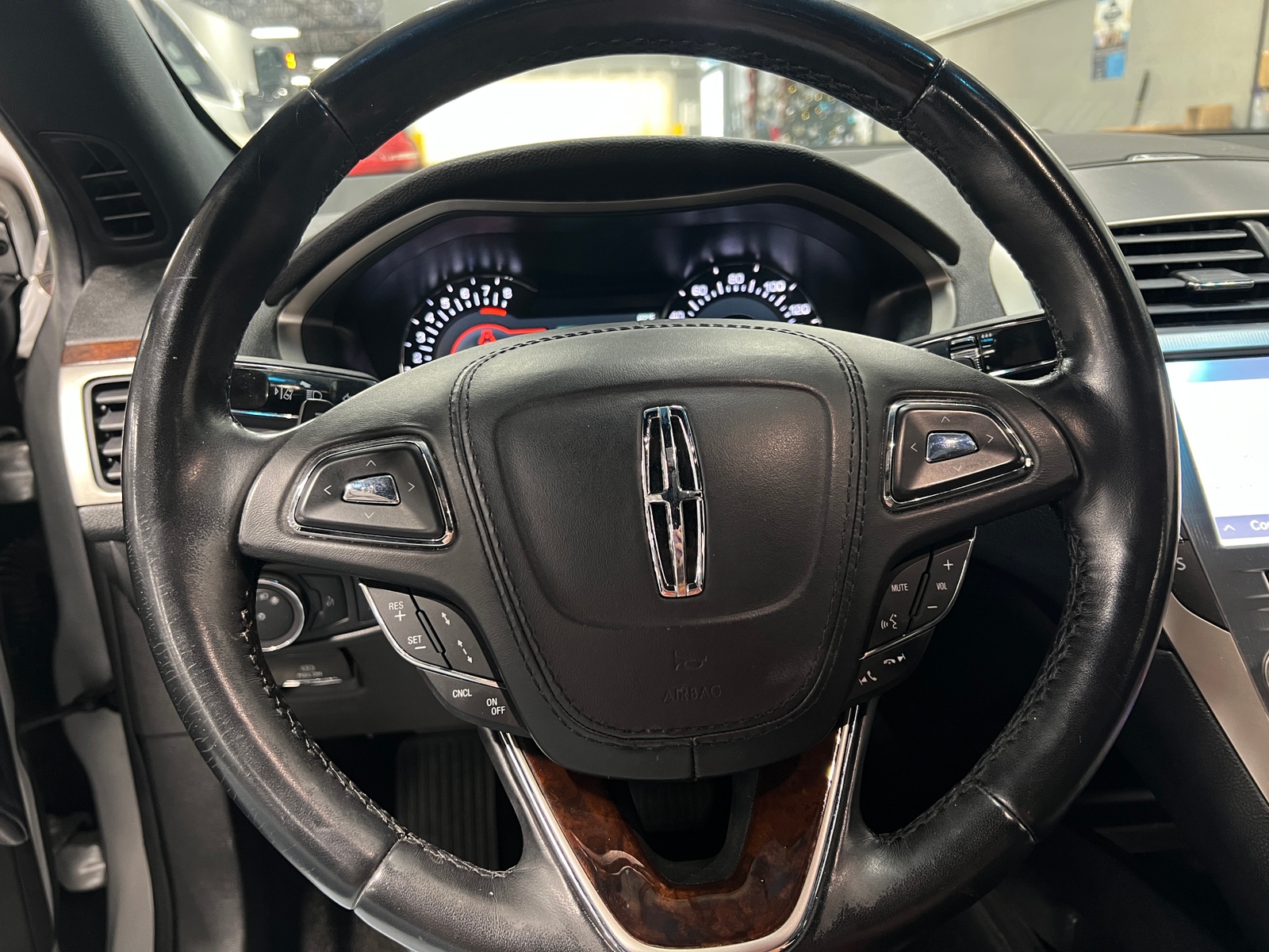 Thumbnail: 2019 Lincoln MKZ - 4
