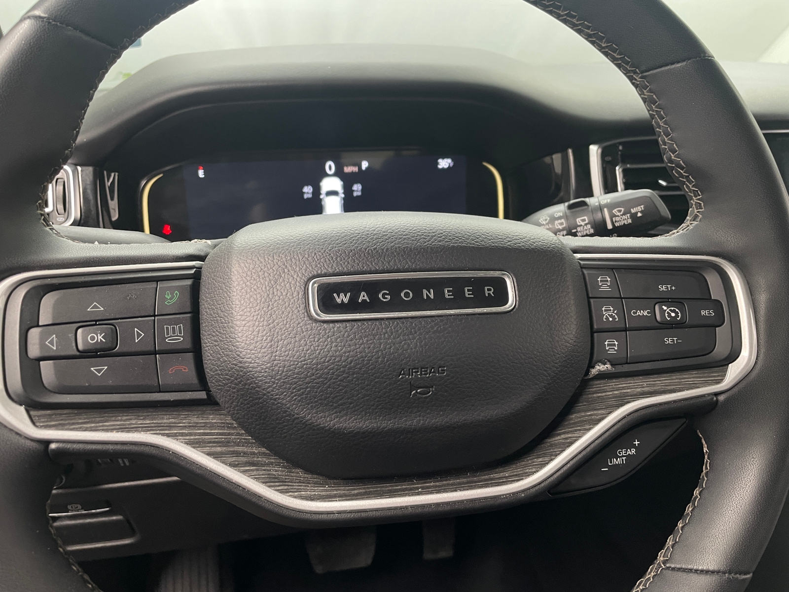 Thumbnail: 2022 Jeep Wagoneer - 4