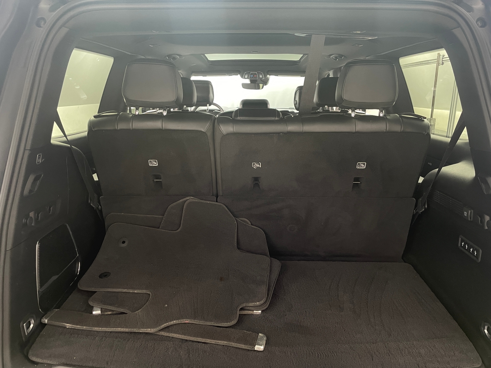 Thumbnail: 2022 Jeep Wagoneer - 6