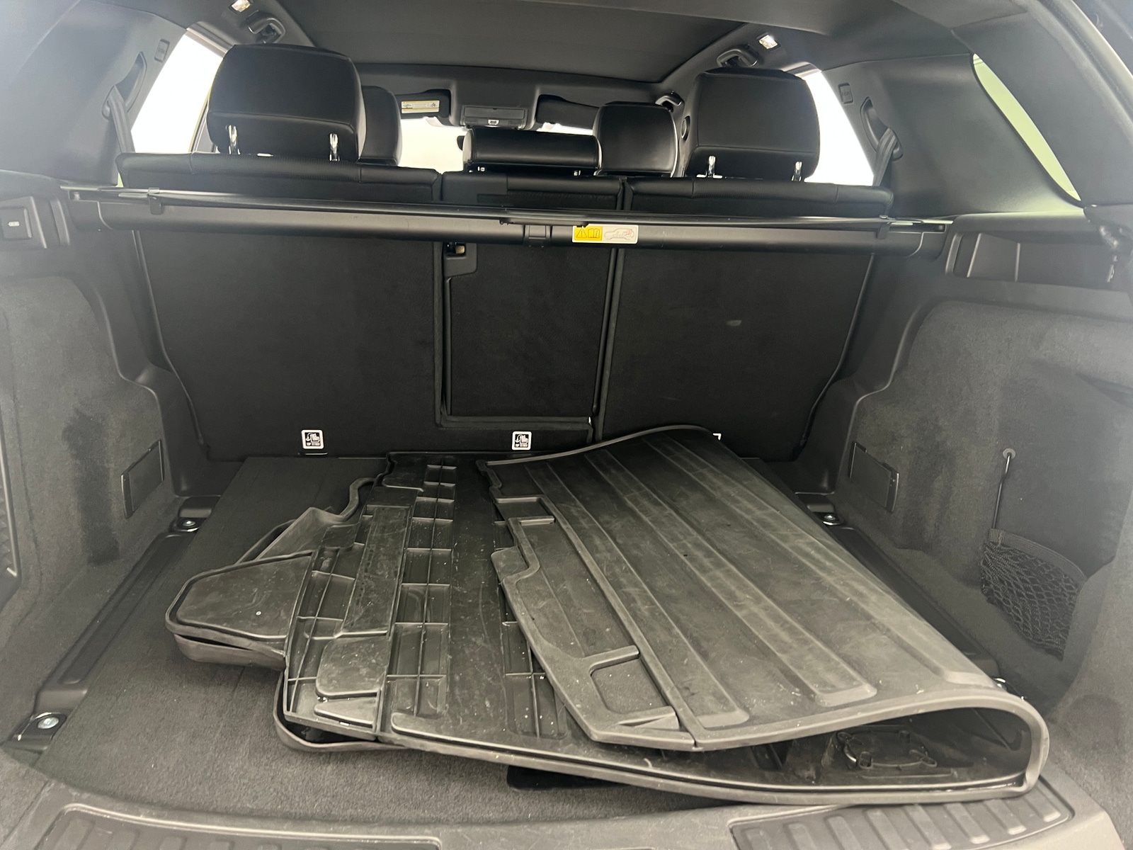 Thumbnail: 2020 Land Rover Discovery Sport - 6