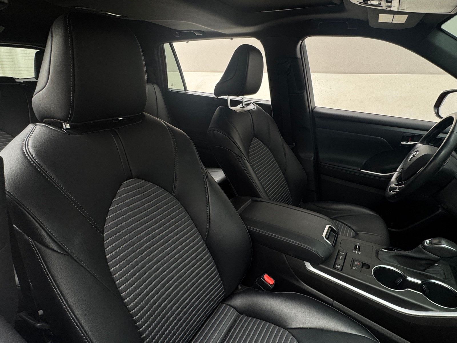 Thumbnail: 2021 Toyota Highlander - 2