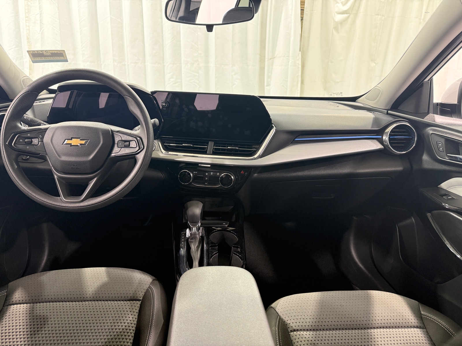 Thumbnail: 2025 Chevrolet Trax - 3