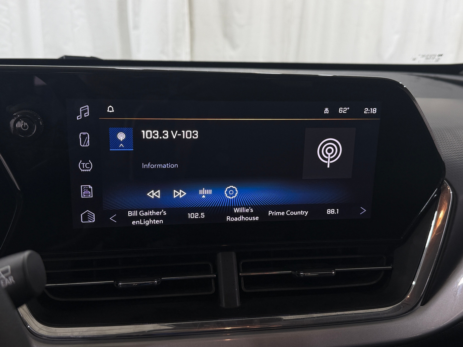 Thumbnail: 2025 Chevrolet Trax - 4