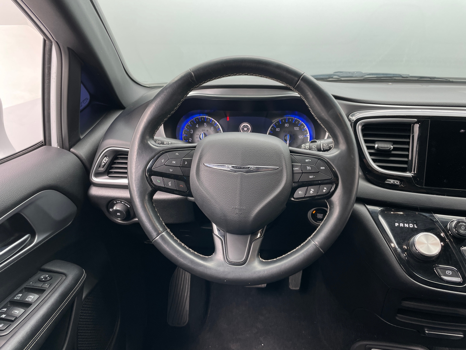 Thumbnail: 2019 Chrysler Pacifica - 5