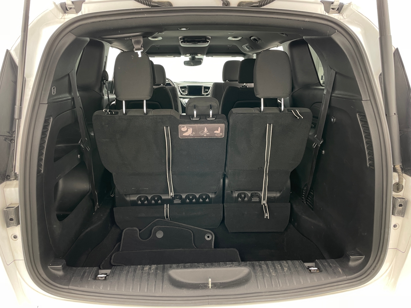 Thumbnail: 2019 Chrysler Pacifica - 7