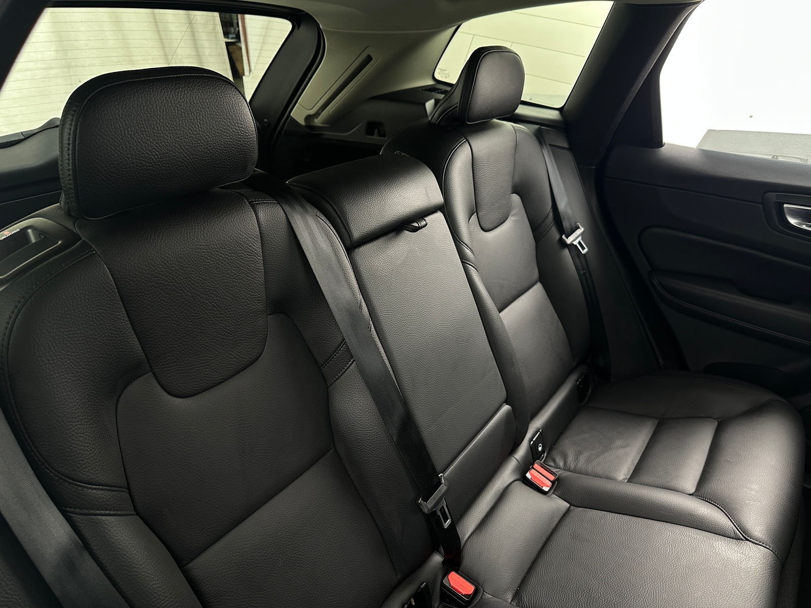 Thumbnail: 2025 Volvo XC60 - 5