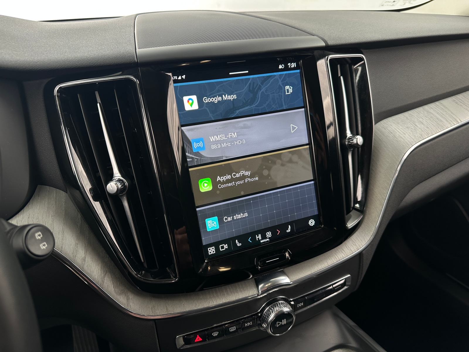 Thumbnail: 2025 Volvo XC60 - 3