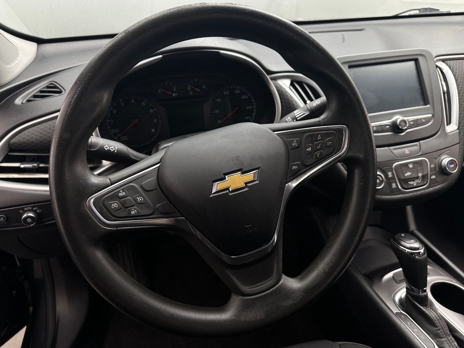 Thumbnail: 2018 Chevrolet Malibu - 5