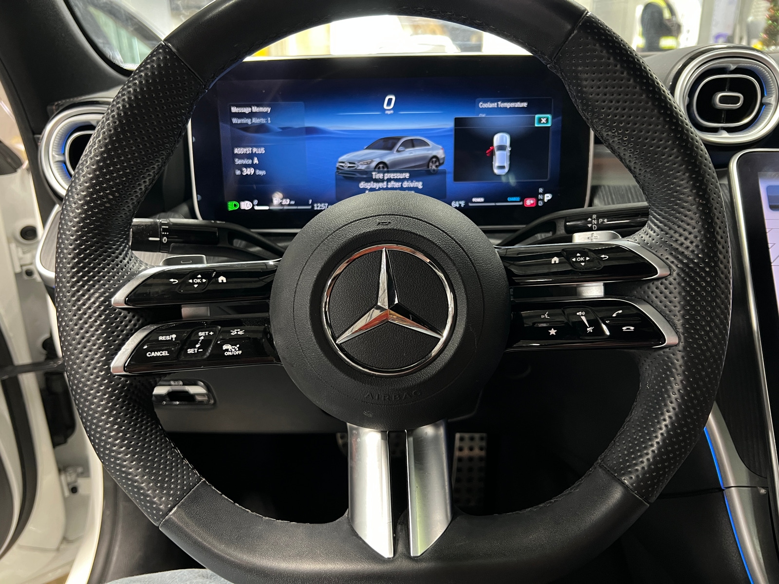 Thumbnail: 2023 Mercedes-Benz C-Class - 4