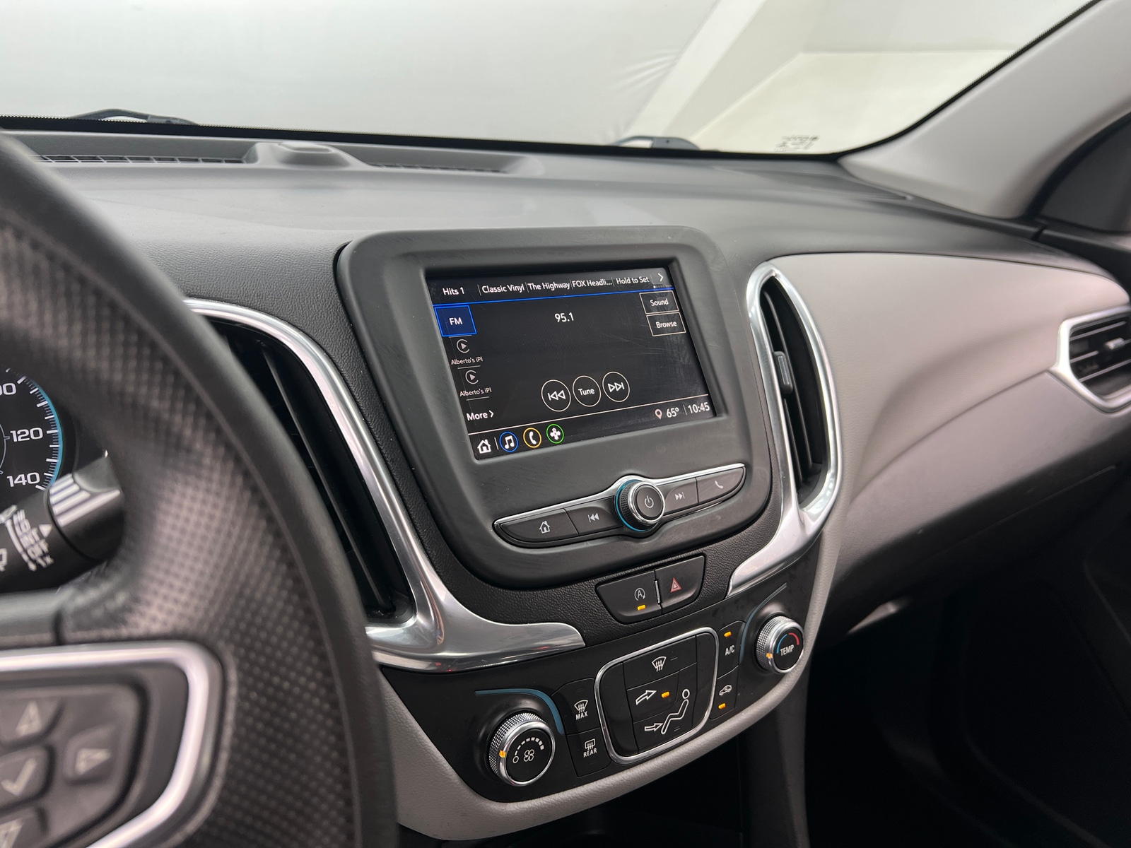 Thumbnail: 2022 Chevrolet Equinox - 4