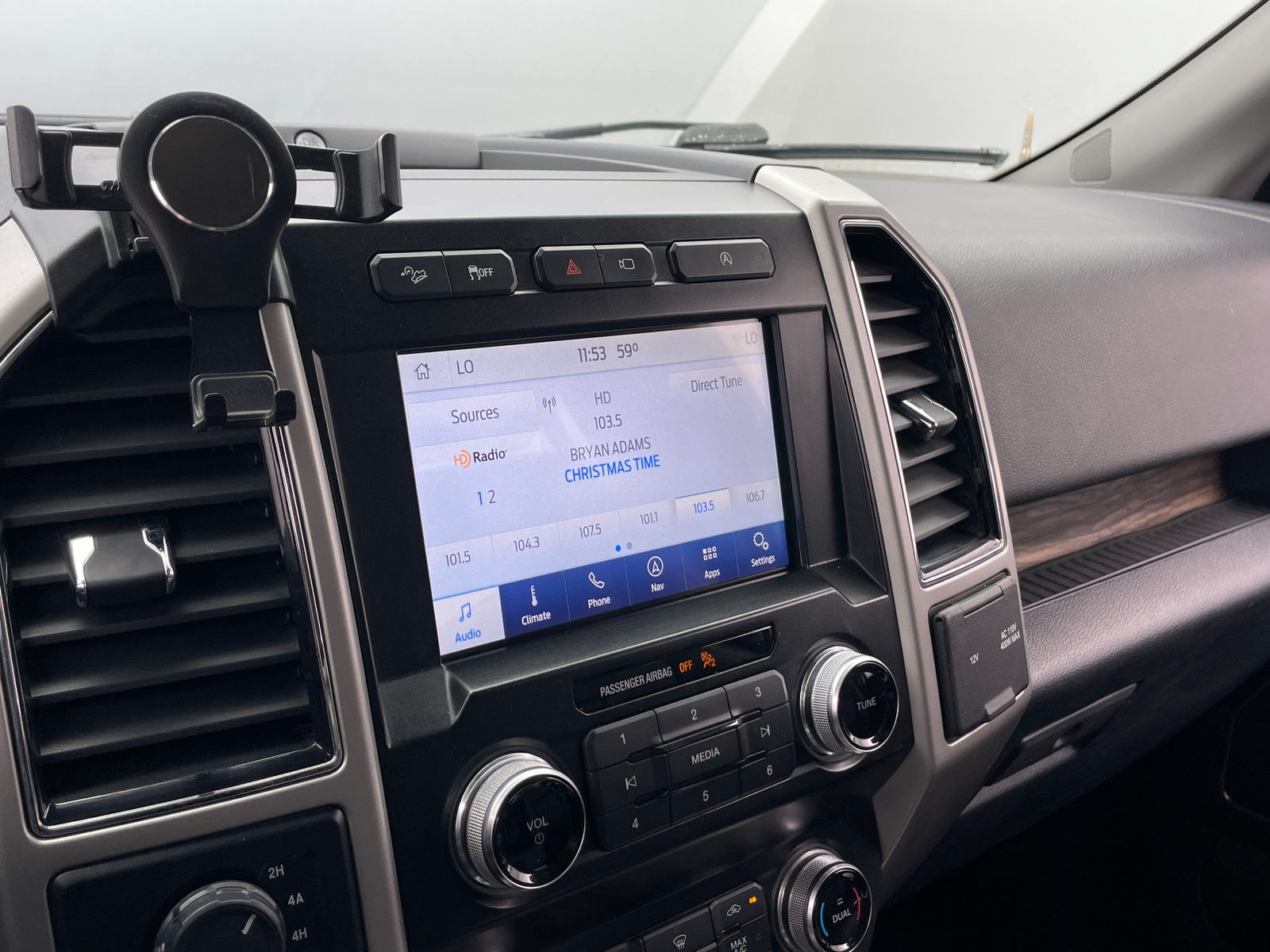 Thumbnail: 2020 Ford Econoline - 3