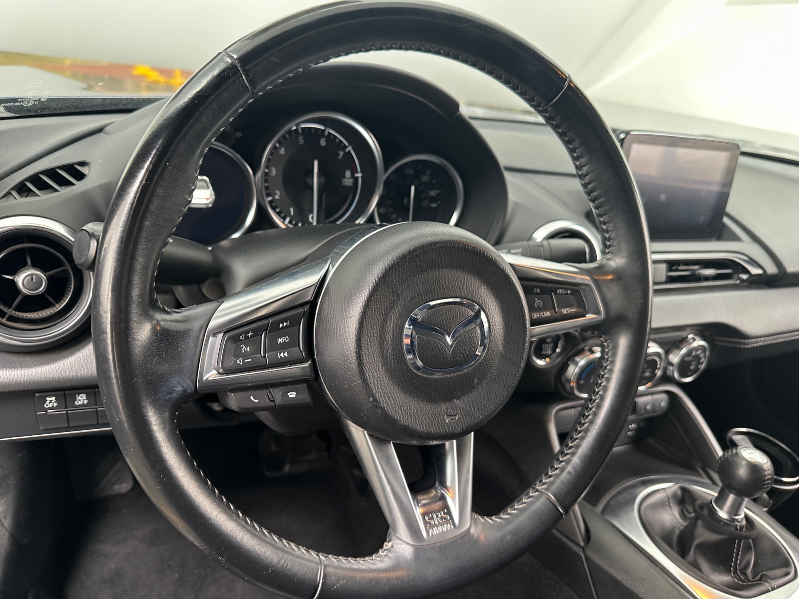 Thumbnail: 2021 Mazda MX-5 Miata - 4