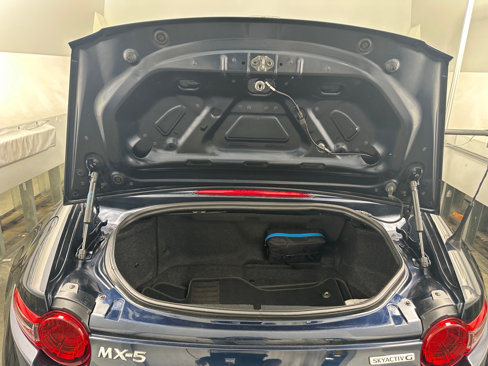 Thumbnail: 2021 Mazda MX-5 Miata - 5