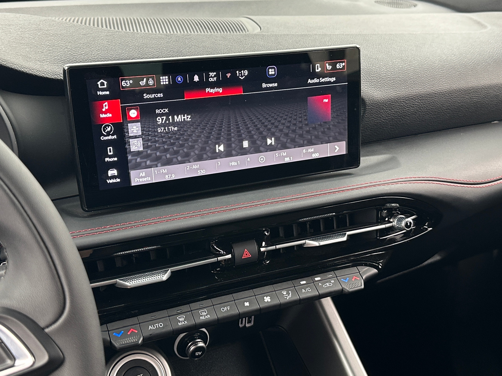 Thumbnail: 2024 Dodge Hornet - 3