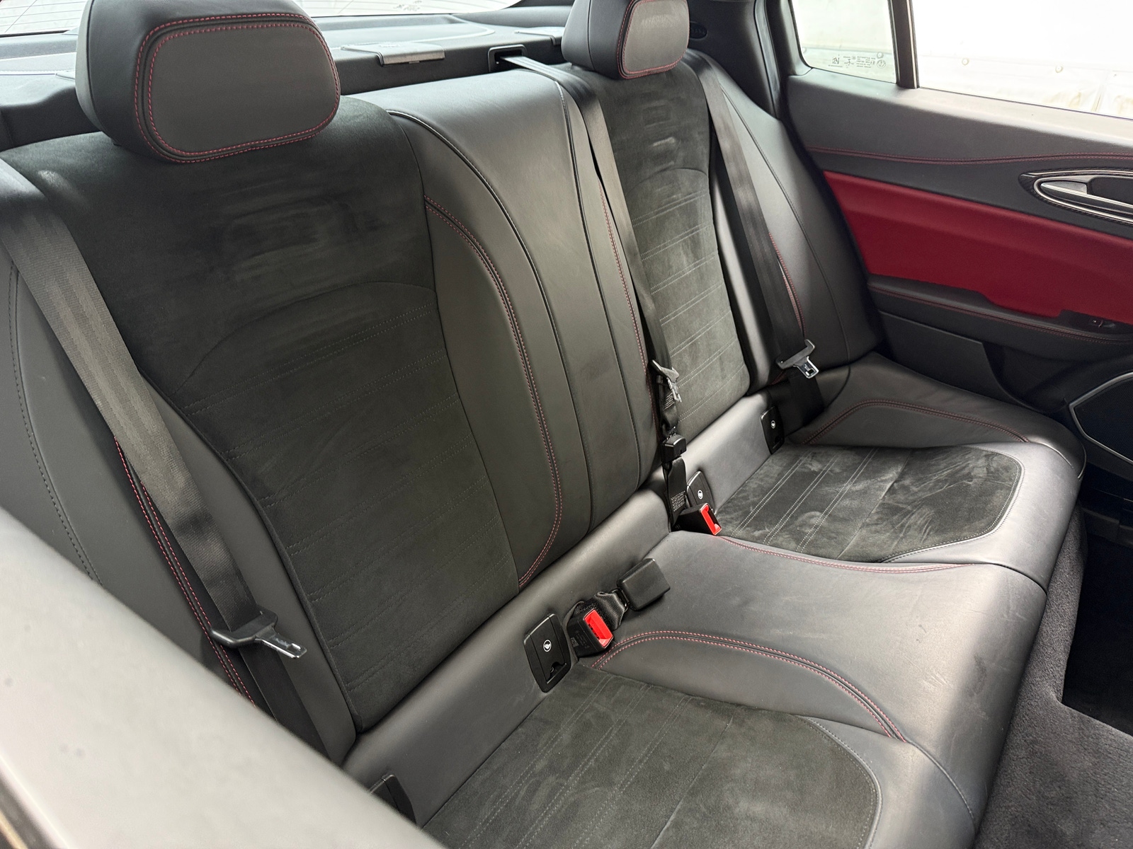 Thumbnail: 2017 Alfa Romeo Giulia - 5