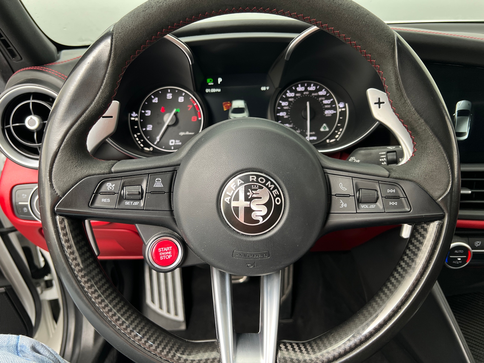 Thumbnail: 2017 Alfa Romeo Giulia - 4