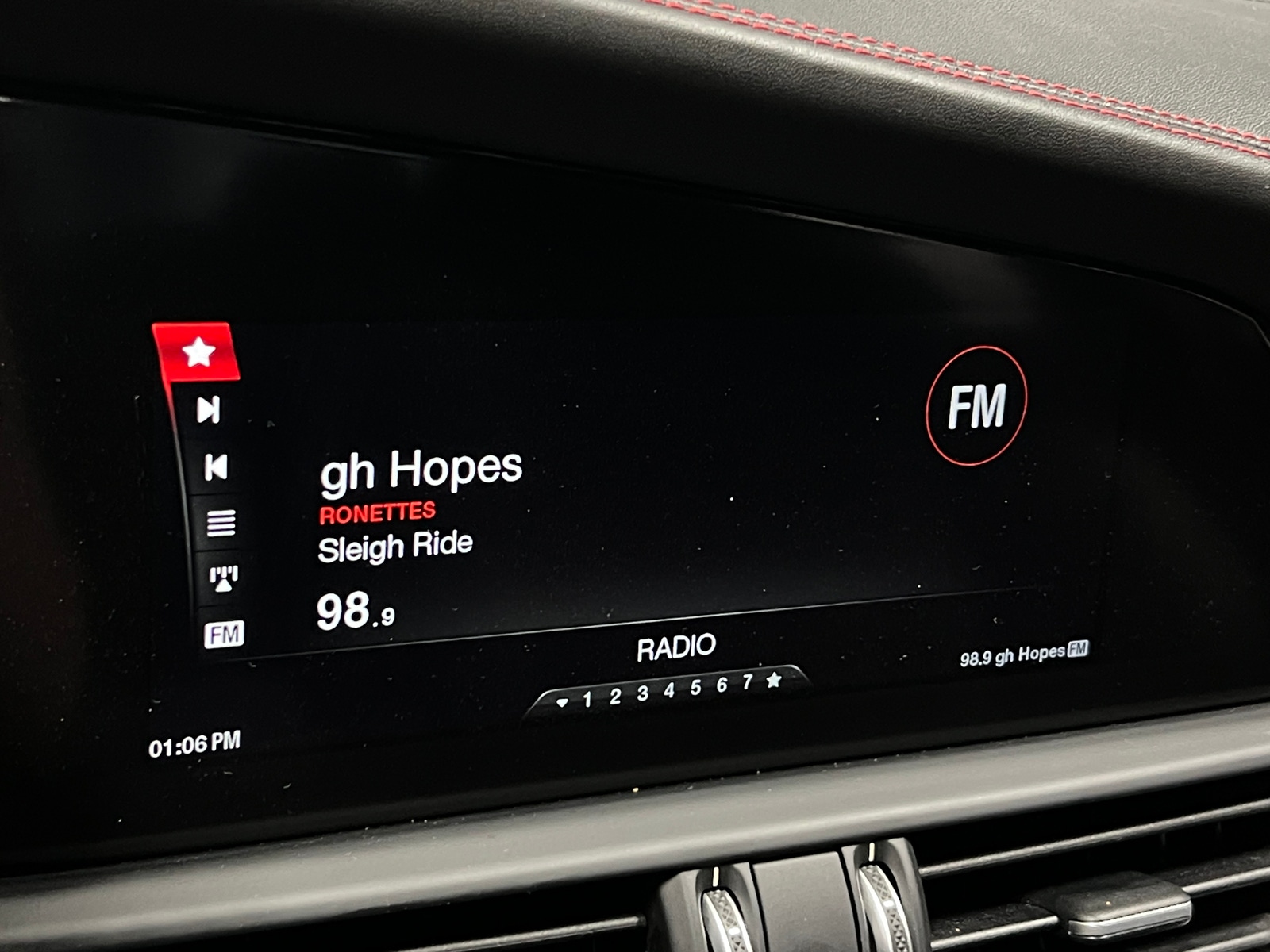 Thumbnail: 2017 Alfa Romeo Giulia - 3