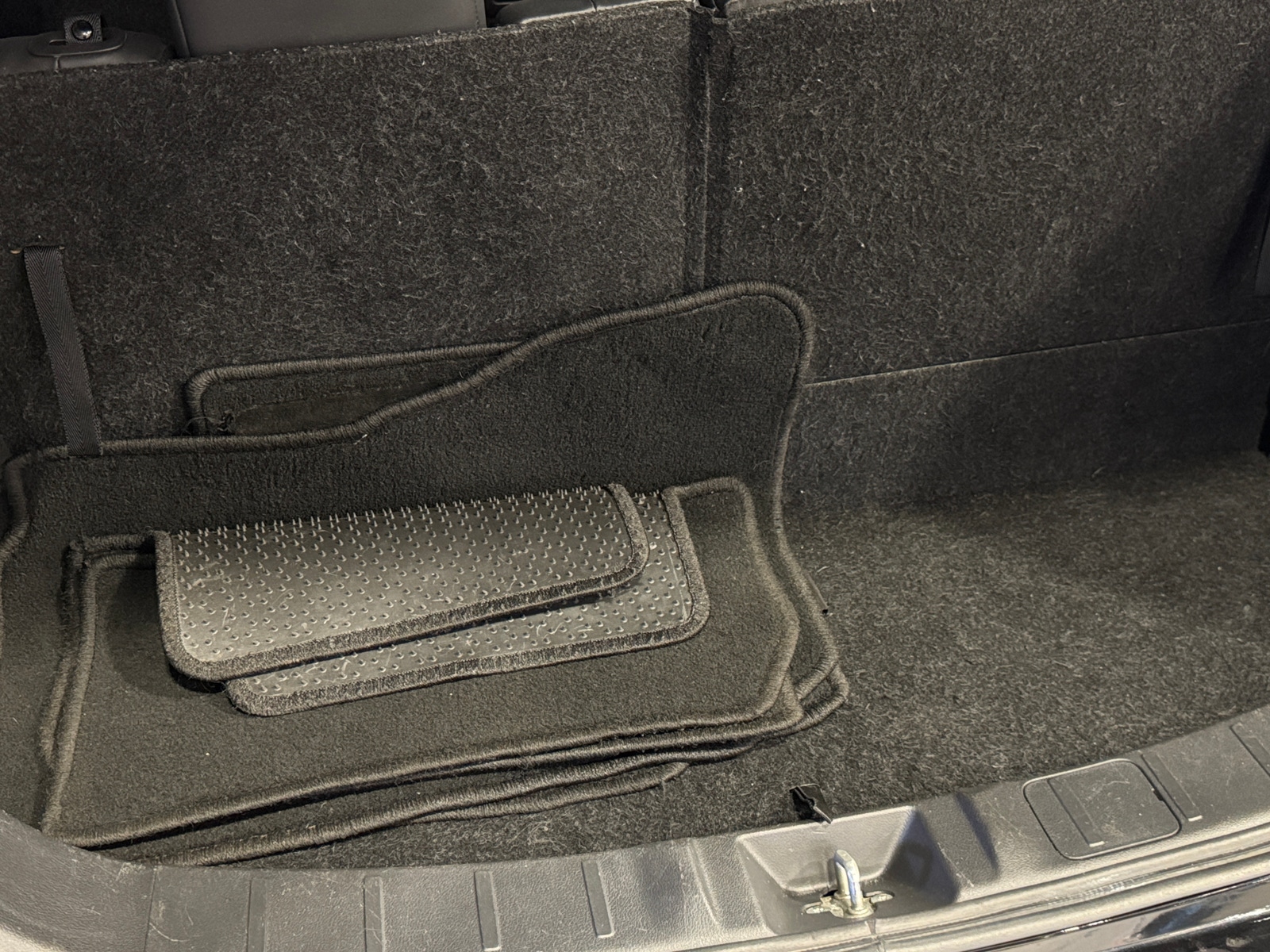 Thumbnail: 2020 Mitsubishi Outlander - 7