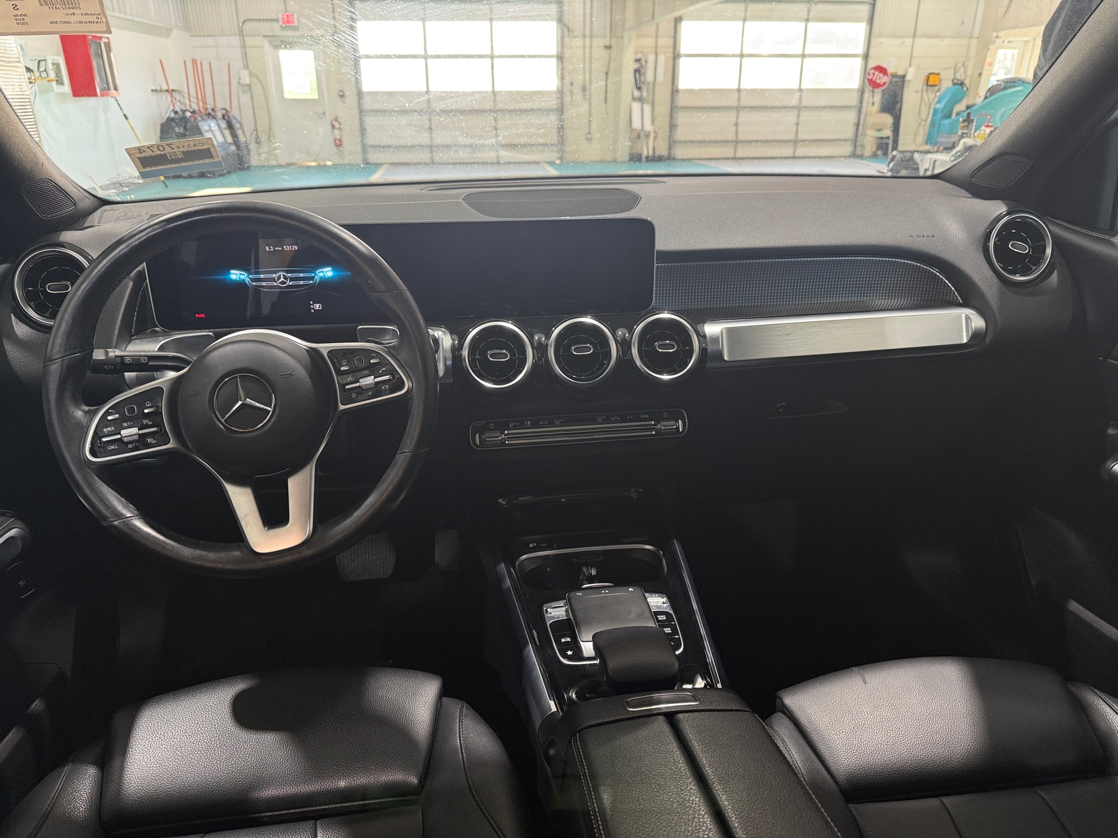 Thumbnail: 2020 Mercedes-Benz GLB - 2