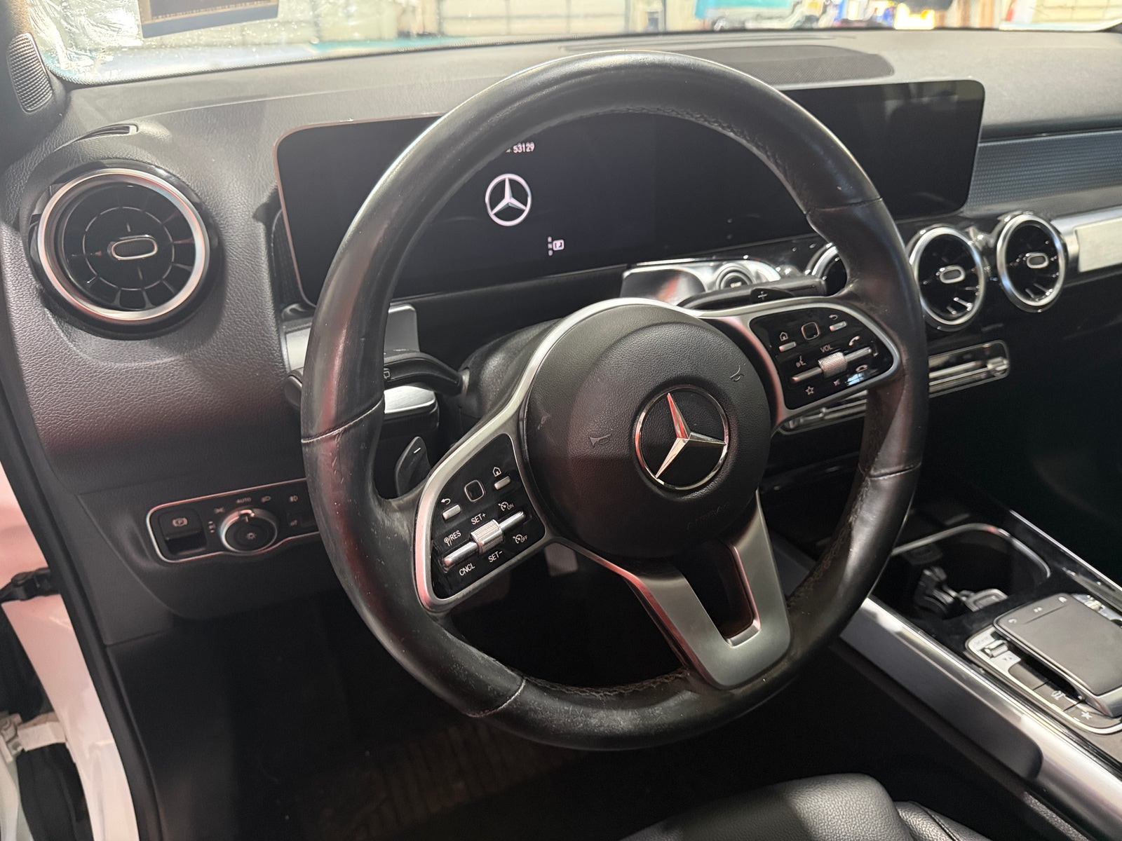 Thumbnail: 2020 Mercedes-Benz GLB - 4