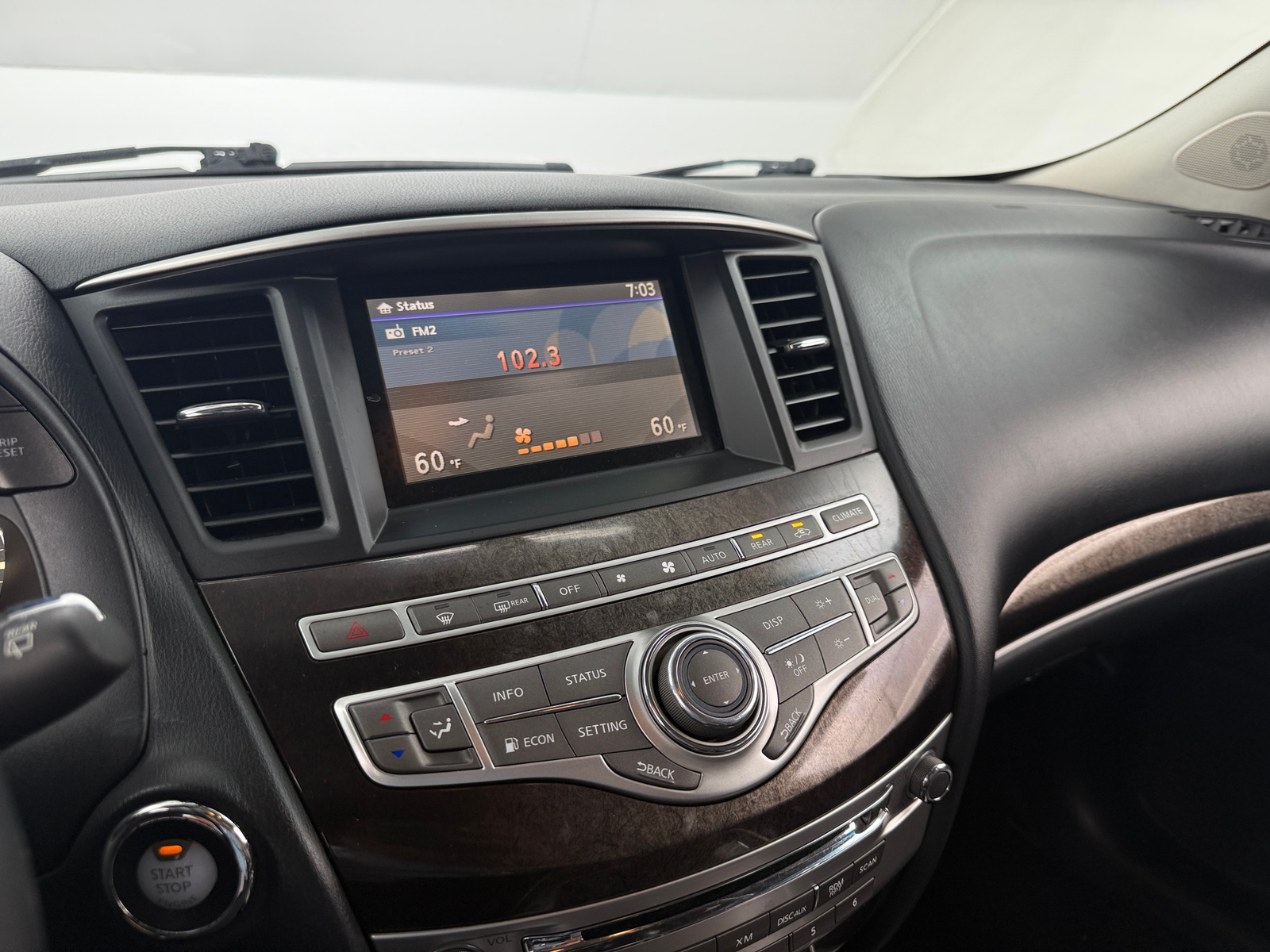 Thumbnail: 2015 INFINITI QX60 - 3