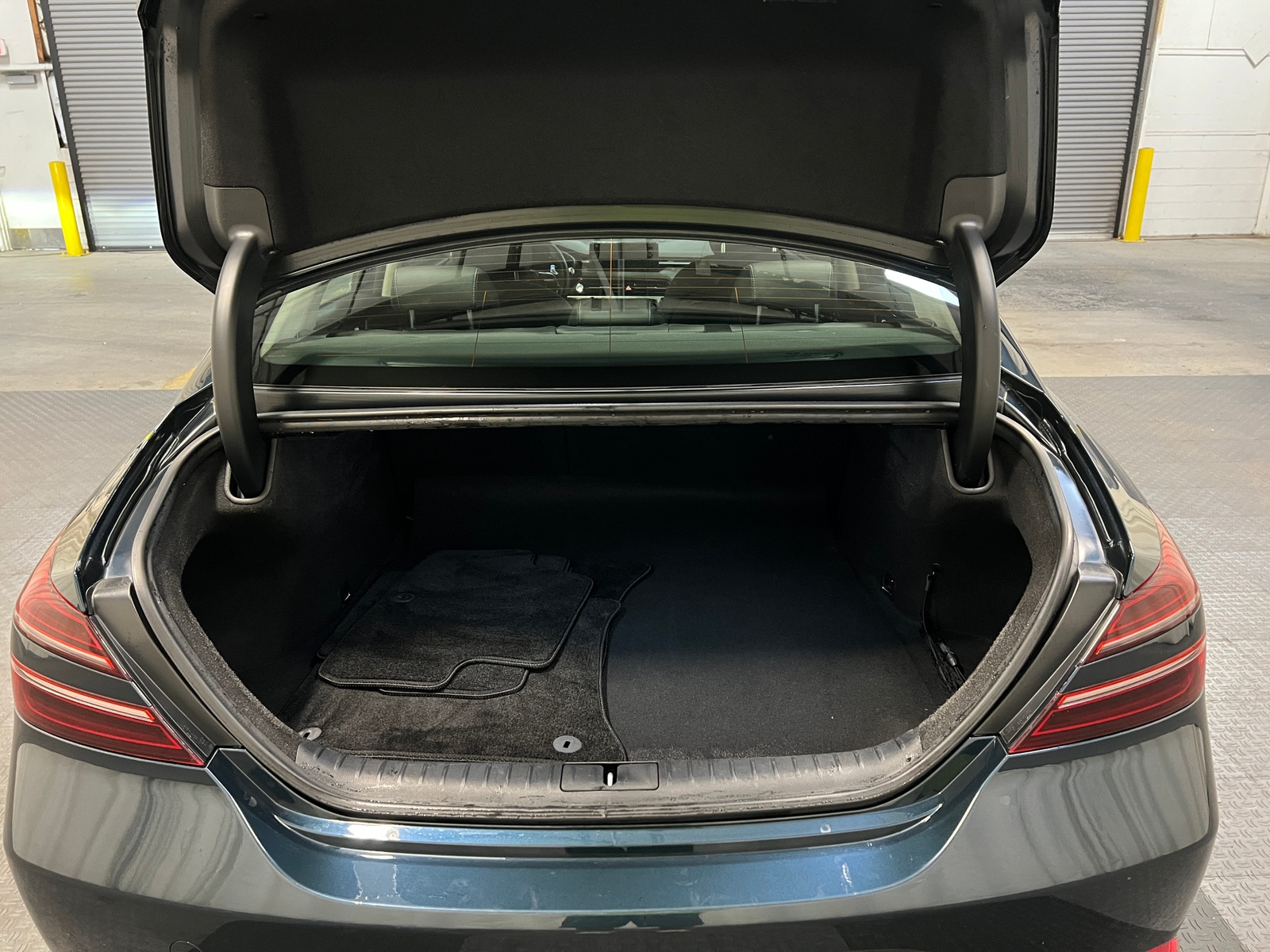 Thumbnail: 2025 Genesis G70 - 6