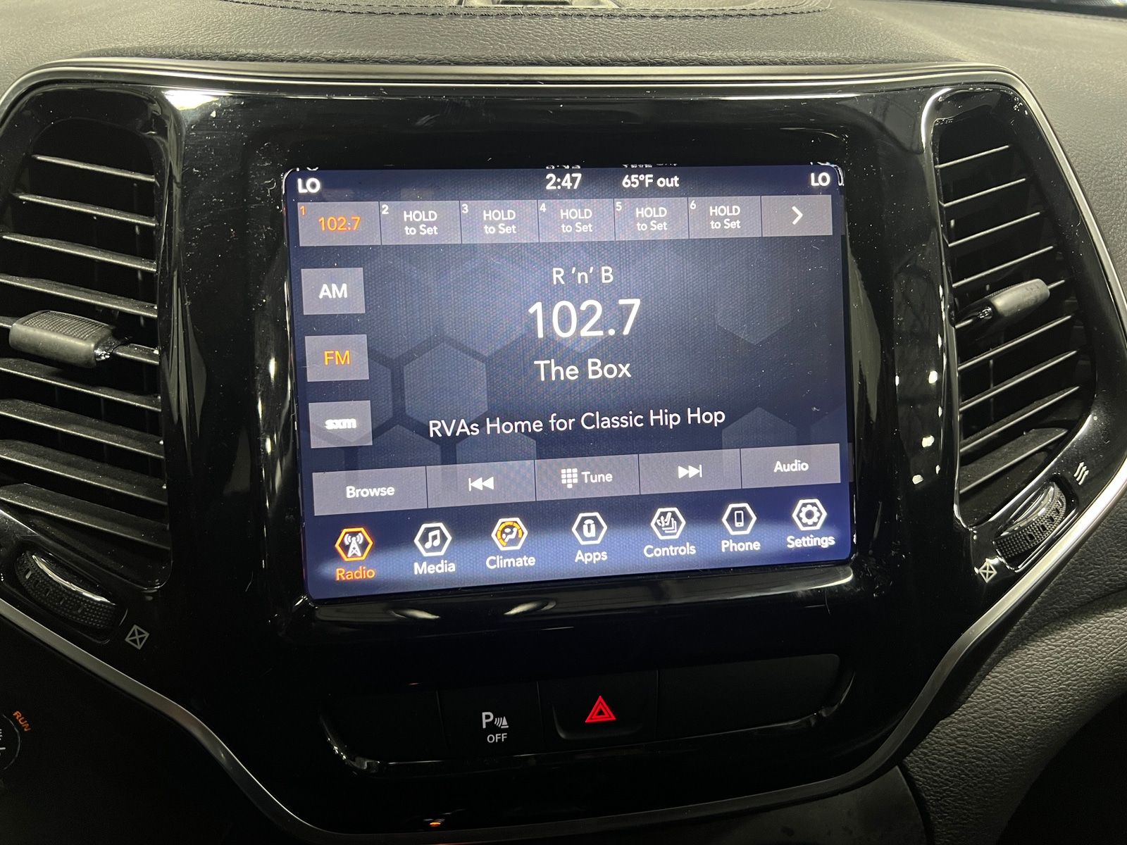 Thumbnail: 2019 Jeep Cherokee - 3