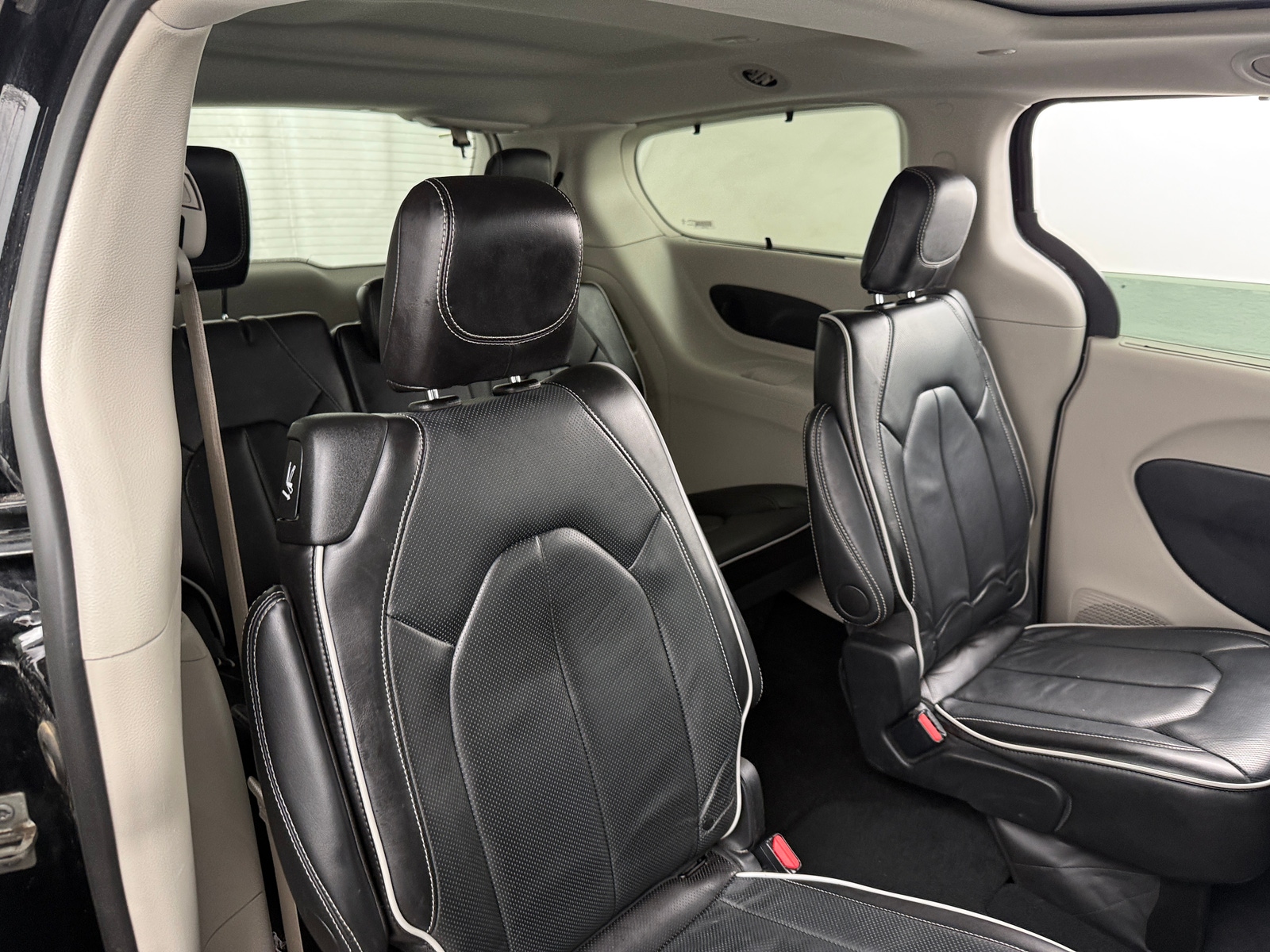 Thumbnail: 2024 Chrysler Pacifica - 5