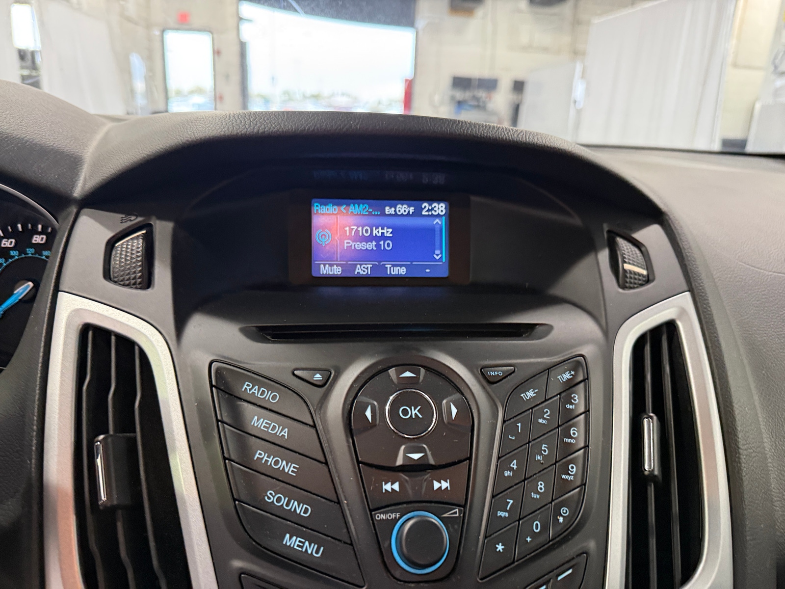 Thumbnail: 2014 Ford Focus - 4