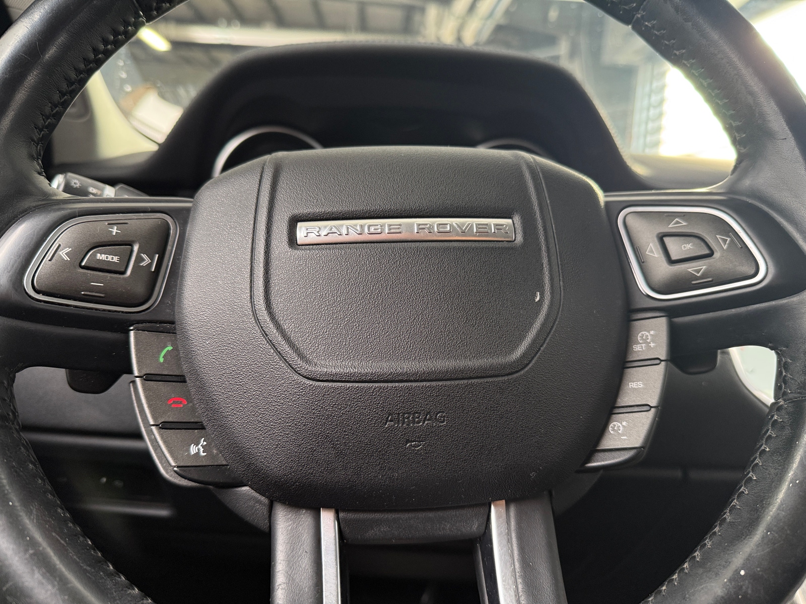 Thumbnail: 2017 Land Rover Range Rover Evoque - 4