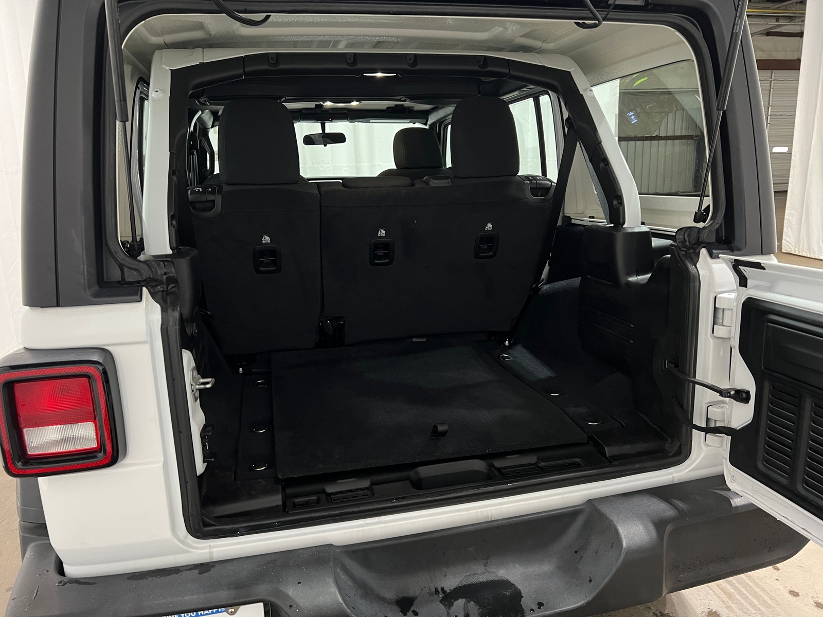 Thumbnail: 2022 Jeep Wrangler - 7