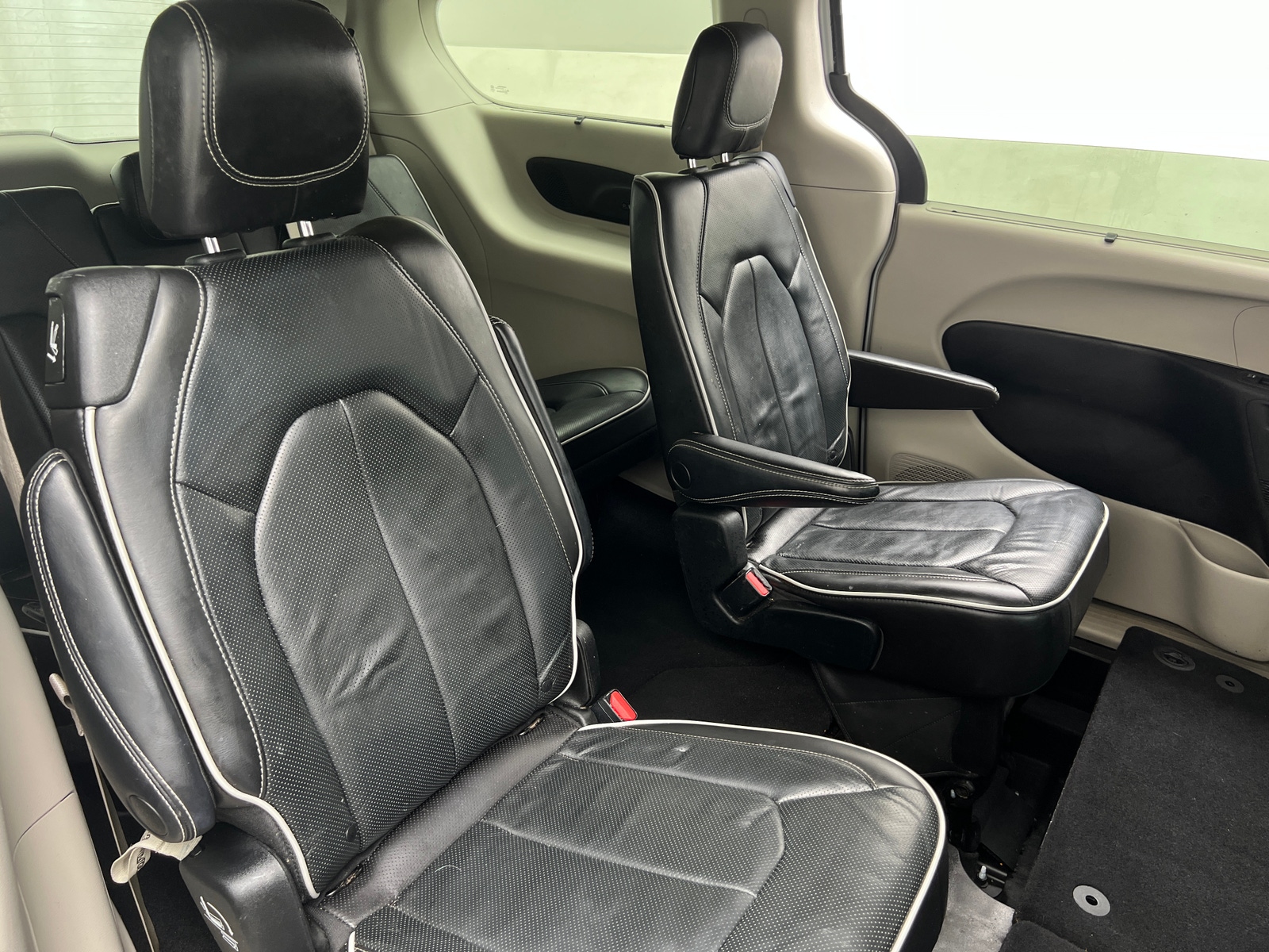 Thumbnail: 2022 Chrysler Pacifica - 5