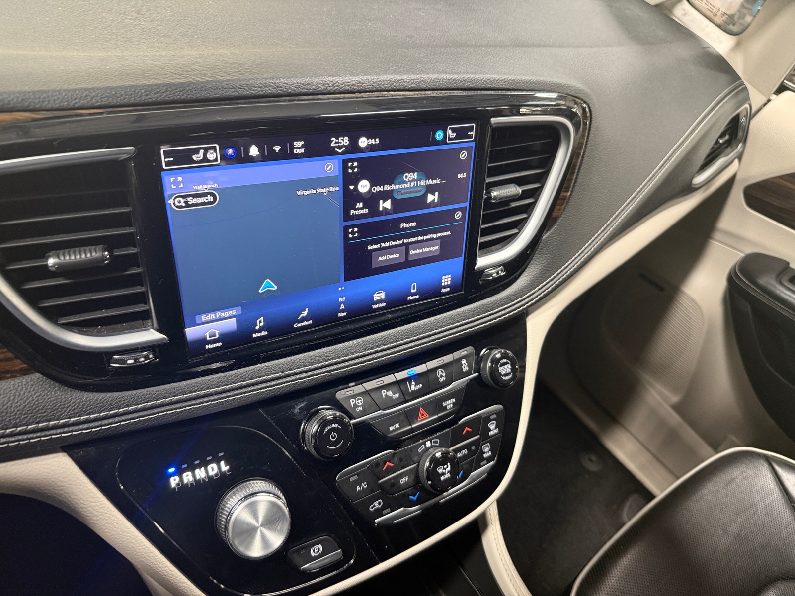 Thumbnail: 2022 Chrysler Pacifica - 3