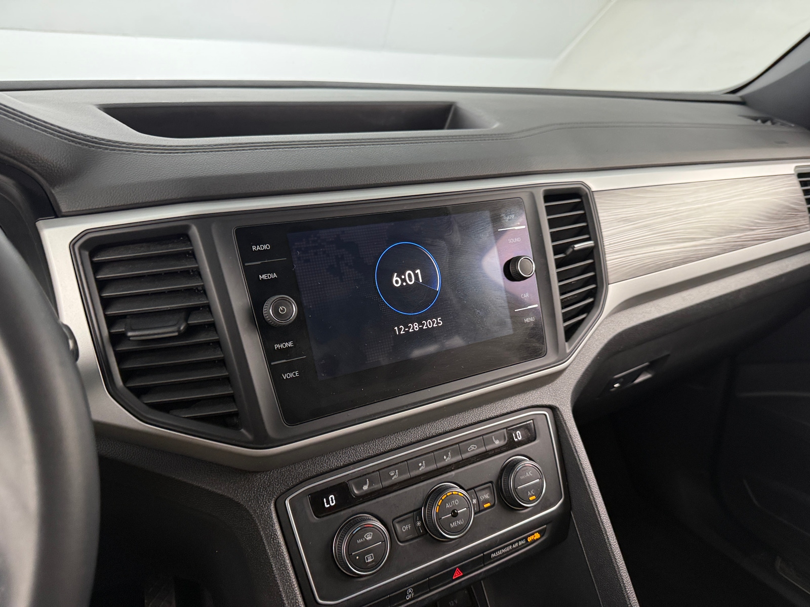 Thumbnail: 2021 Volkswagen Atlas - 3