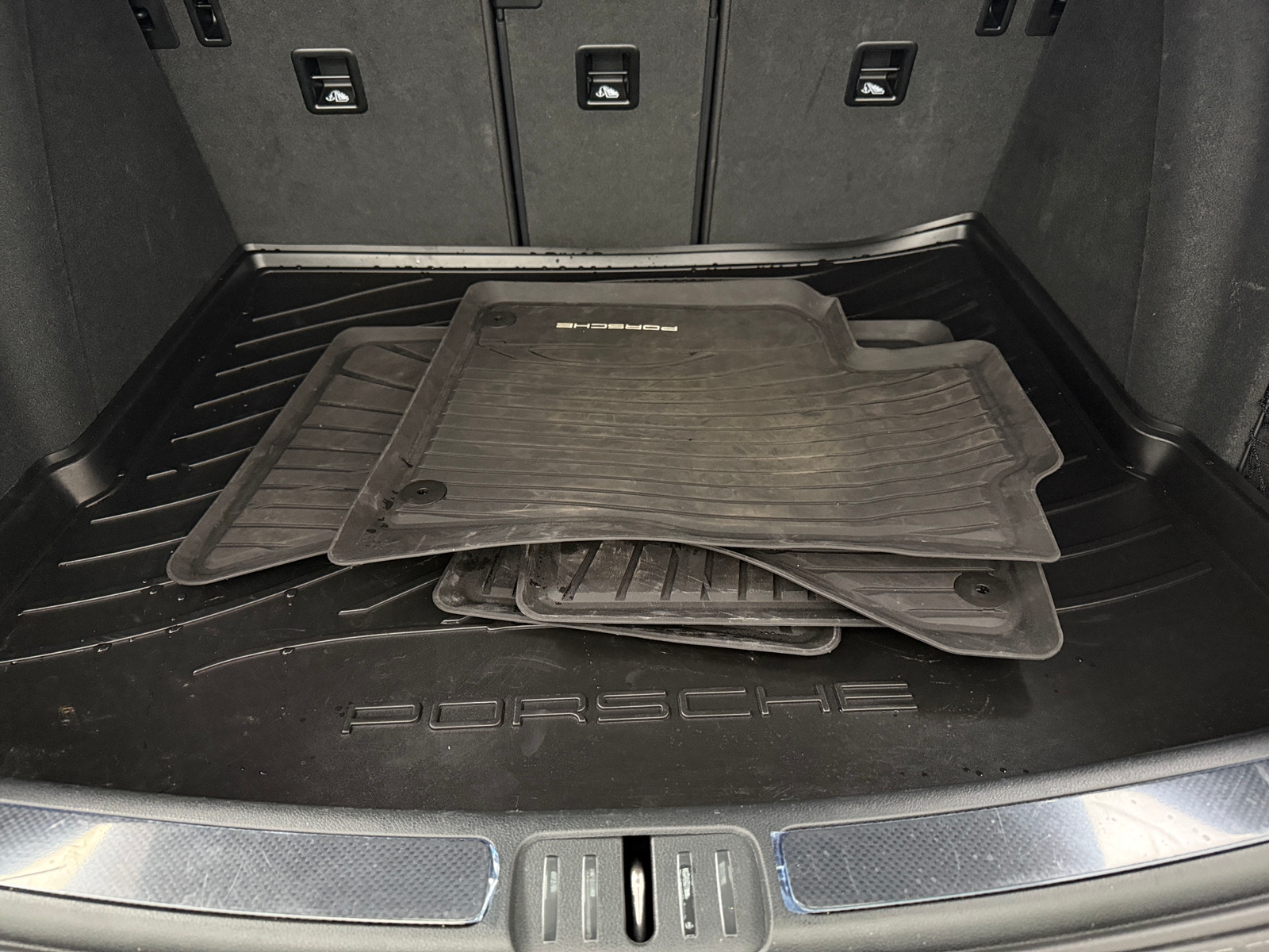 Thumbnail: 2025 Porsche Macan - 6