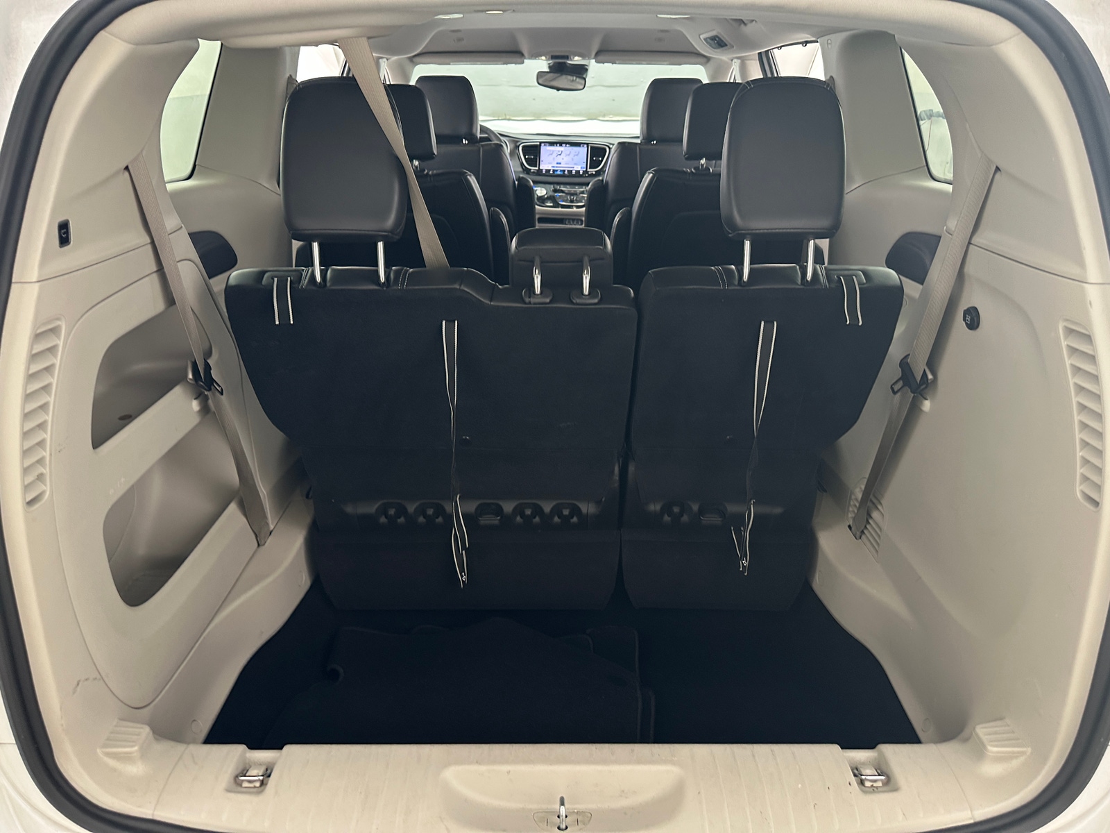 Thumbnail: 2024 Chrysler Pacifica - 6