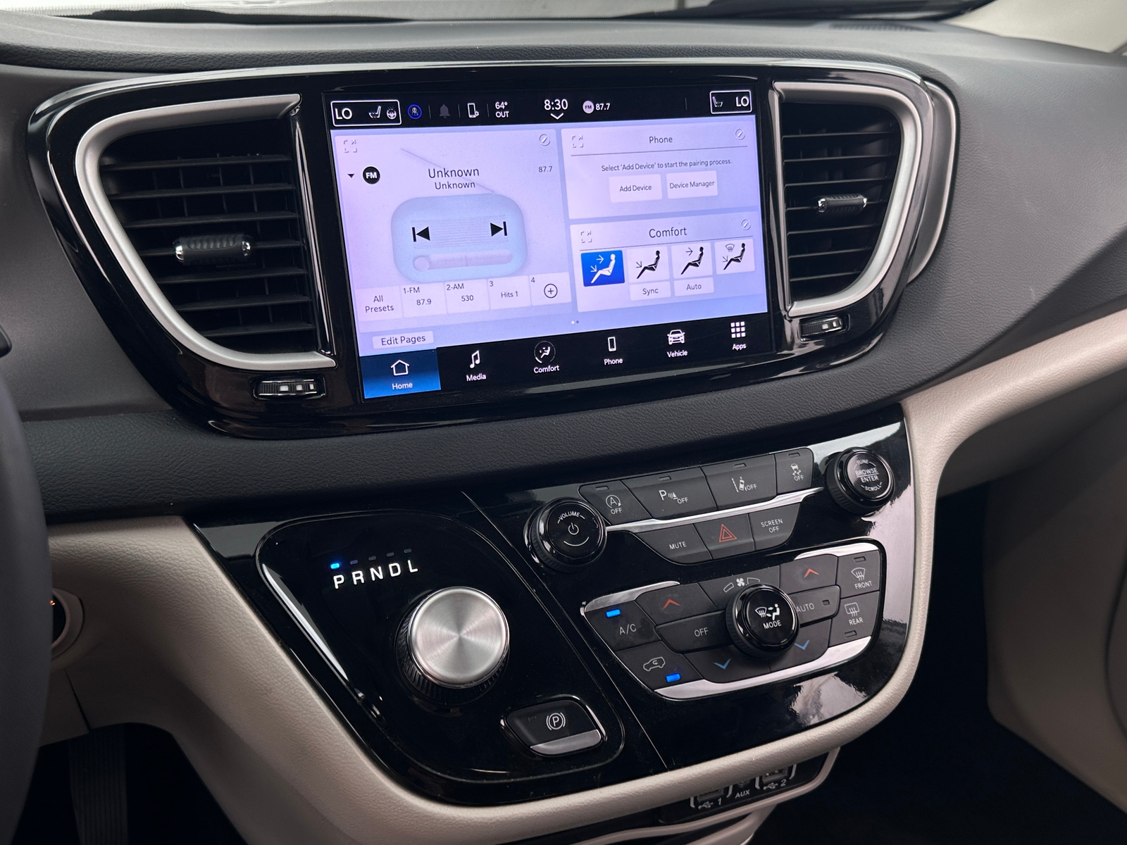 Thumbnail: 2024 Chrysler Pacifica - 3