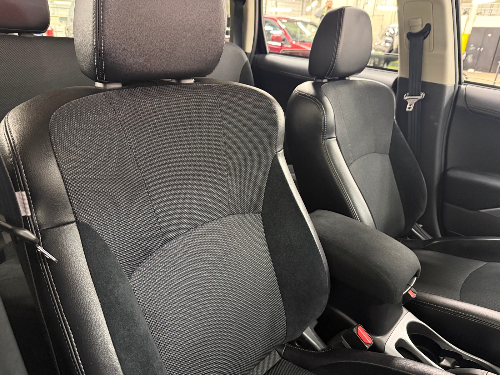 Thumbnail: 2013 Mitsubishi Outlander - 2