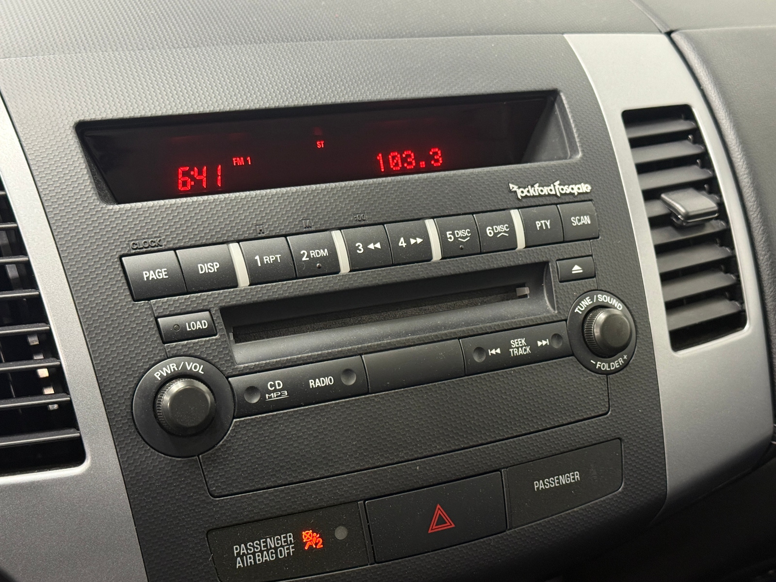 Thumbnail: 2013 Mitsubishi Outlander - 4