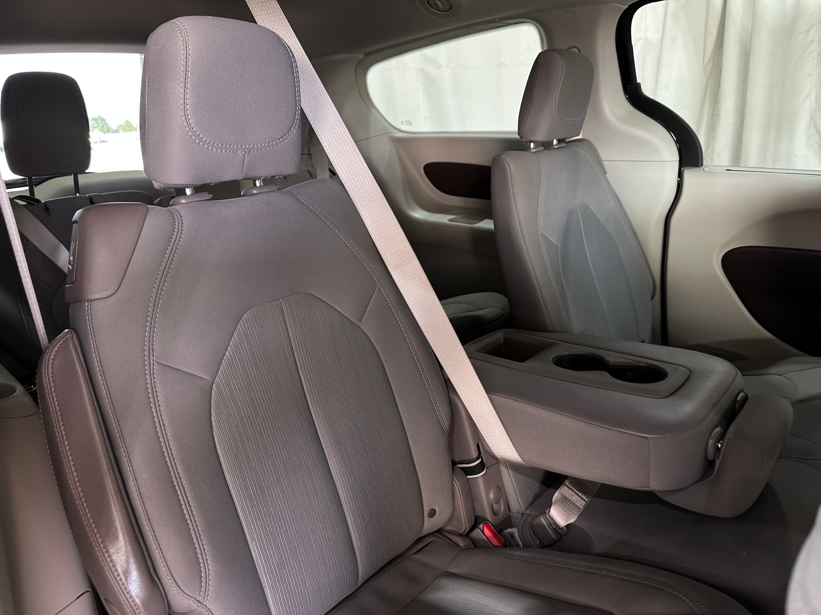 Thumbnail: 2018 Chrysler Pacifica - 6