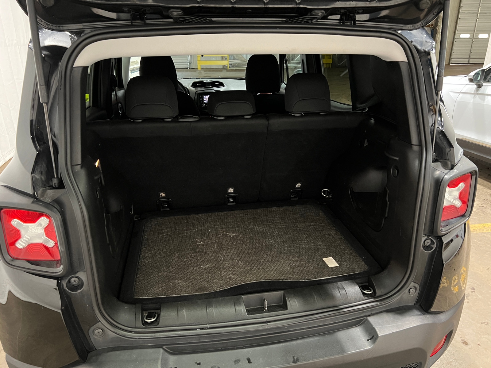 Thumbnail: 2020 Jeep Renegade - 7