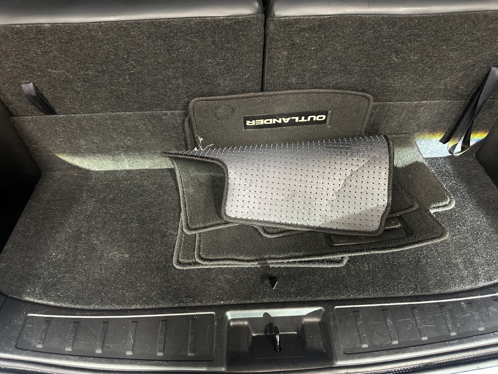 Thumbnail: 2024 Mitsubishi Outlander - 6