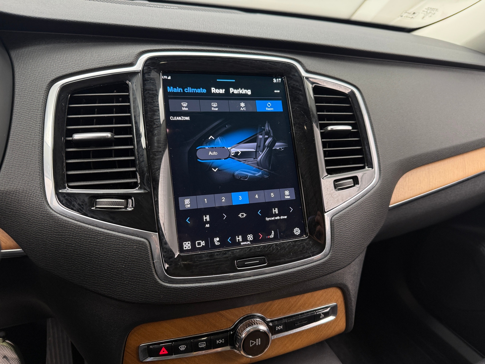 Thumbnail: 2024 Volvo XC90 - 3