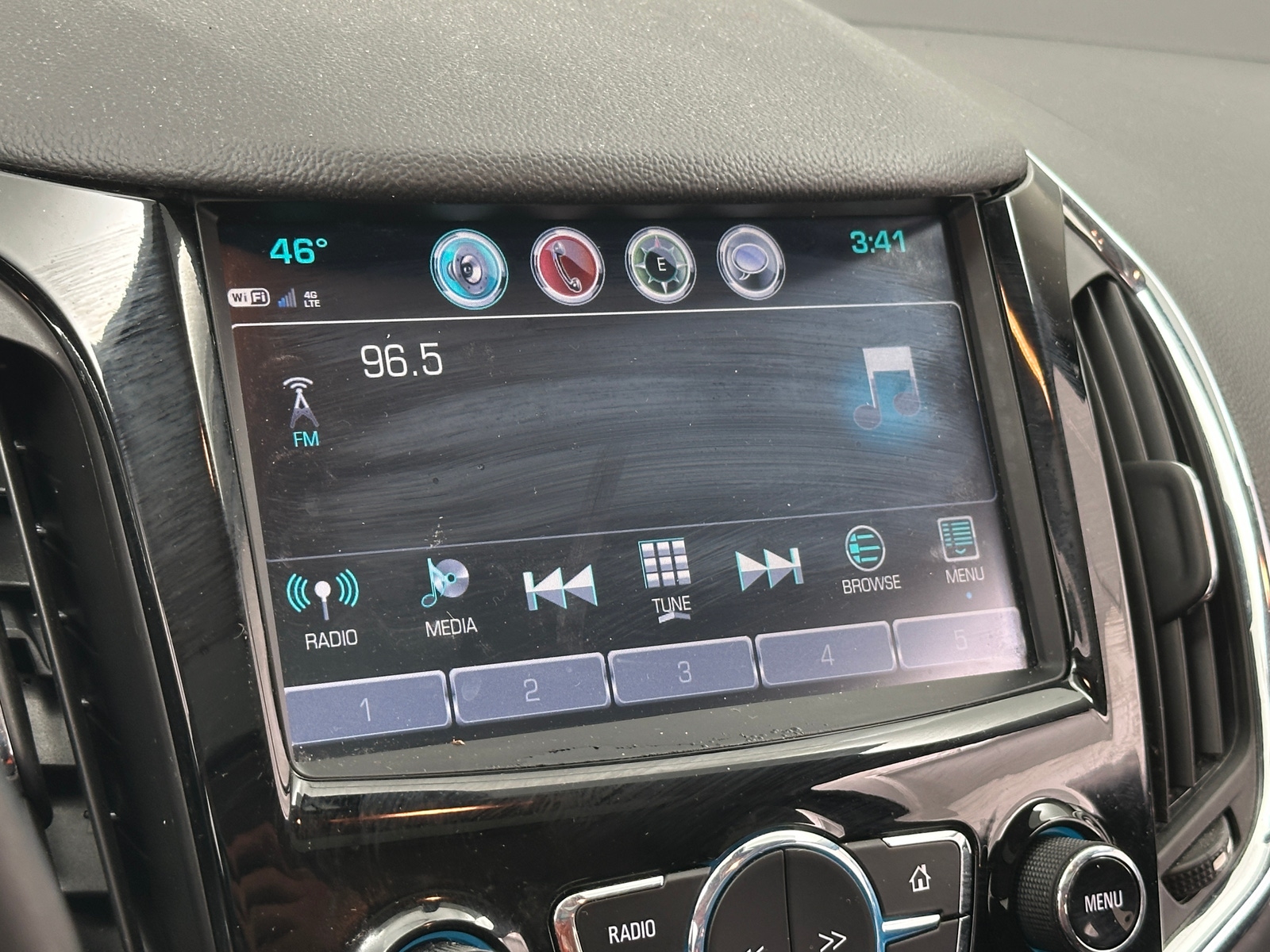 Thumbnail: 2017 Chevrolet Cruze - 3