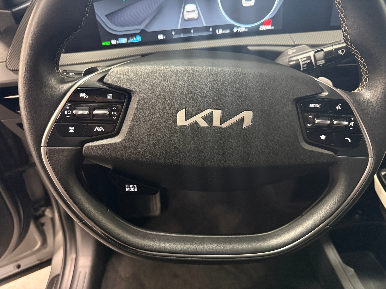 Thumbnail: 2023 Kia EV6 - 4