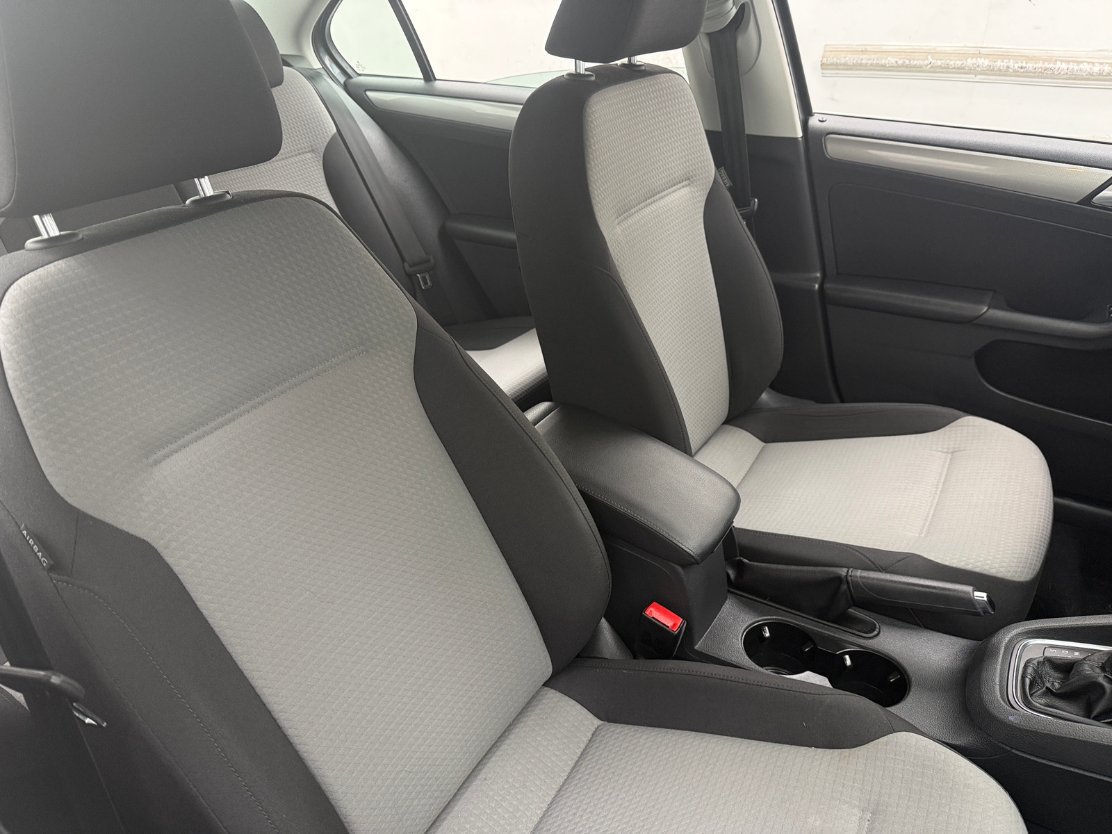 Thumbnail: 2017 Volkswagen Jetta - 2