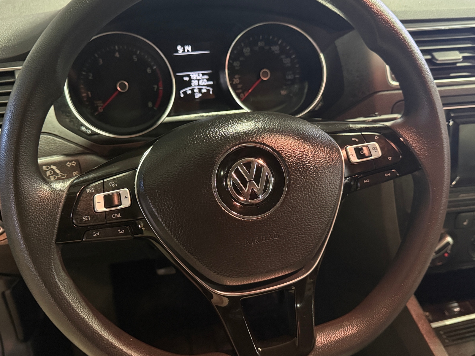 Thumbnail: 2017 Volkswagen Jetta - 5